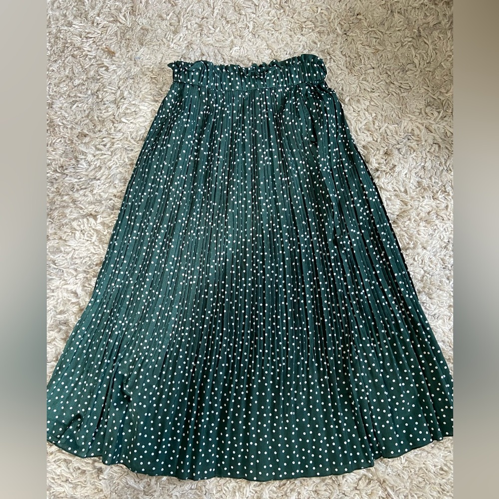 High waisted pleated polka dot skirt, size M